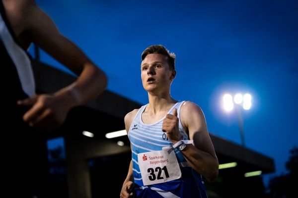 Jonas Kulgemeyer (OTB Osnabrueck) ueber 3000m am 03.06.2022 waehrend der Sparkassen Gala in Regensburg